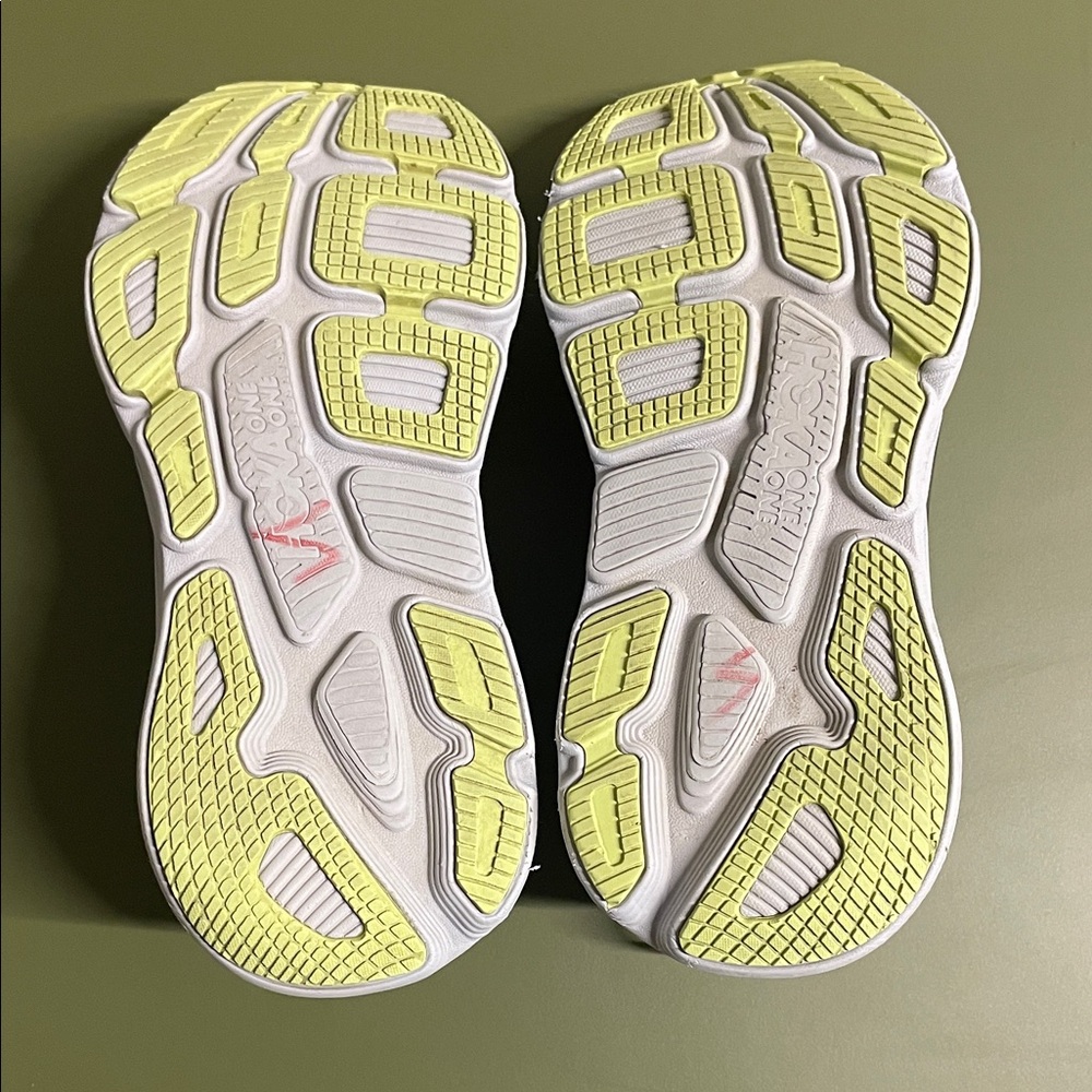 Hoka Women's Bondi 7 Athletic Shoes, 7.5M - Picture 8 of 10